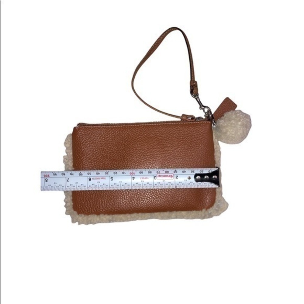 Coach brown leather shearling trimmed wristlet bag - Picture 3 of 10
